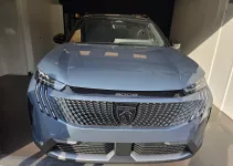 Peugeot 5008 Bleu Ingaro GT de BB