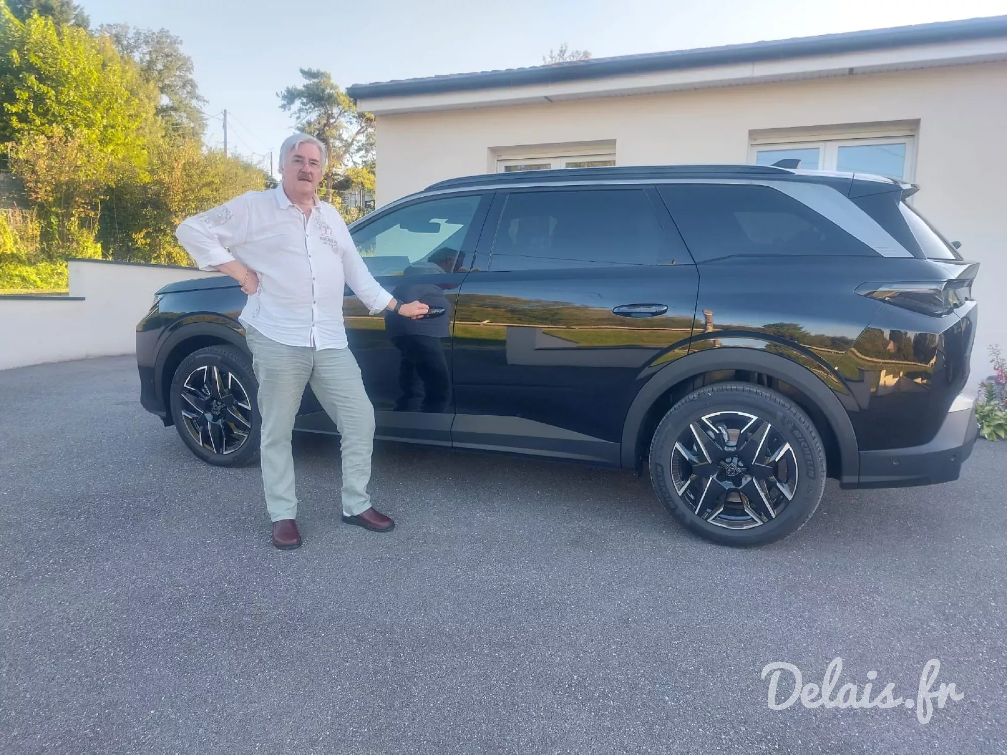 Peugeot 5008 Noir Perla Nera GT