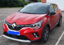 Renault Captur Rouge Flamme Techno de Tom38350
