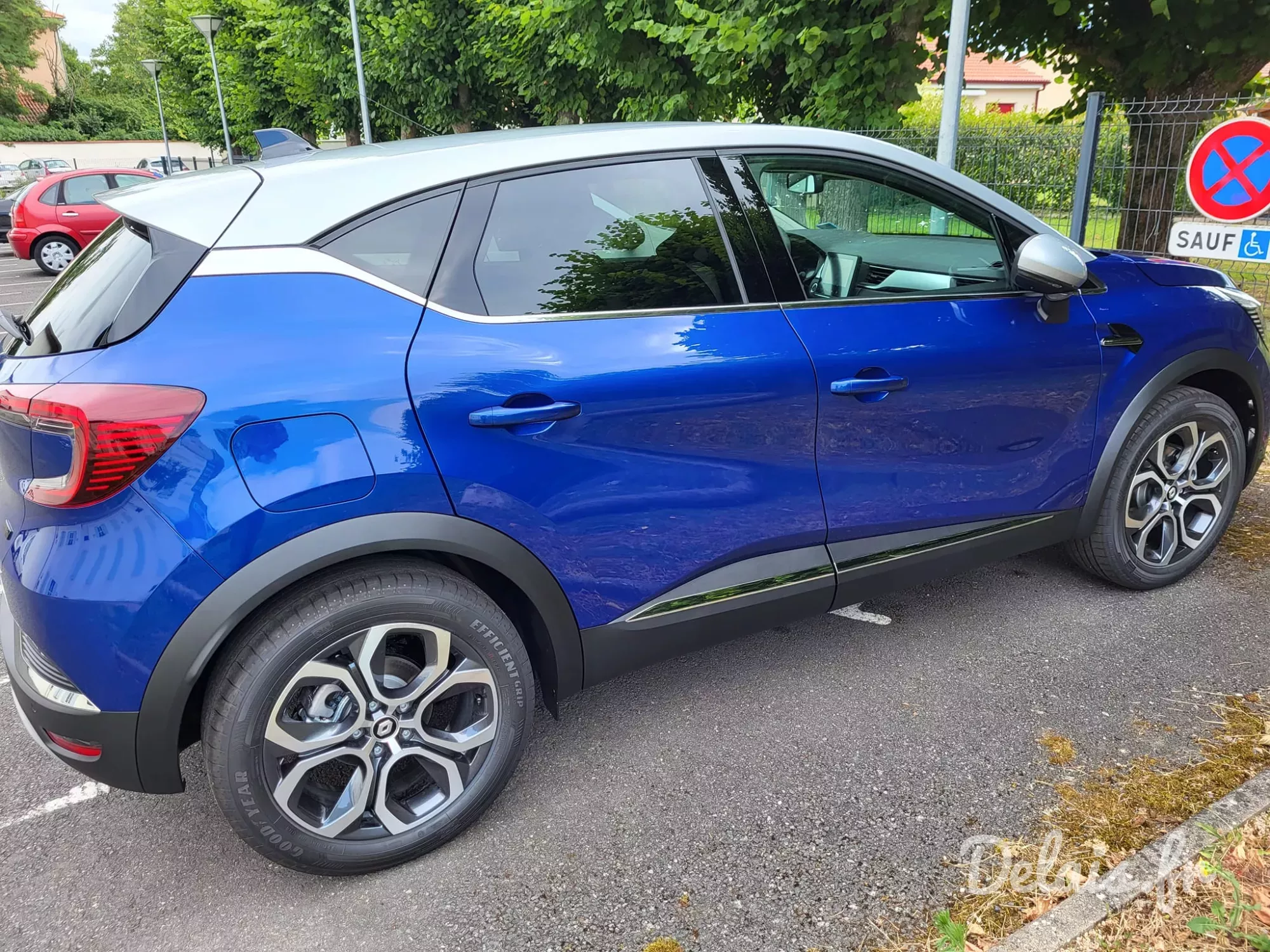 Renault Captur Bleu Iron Techno