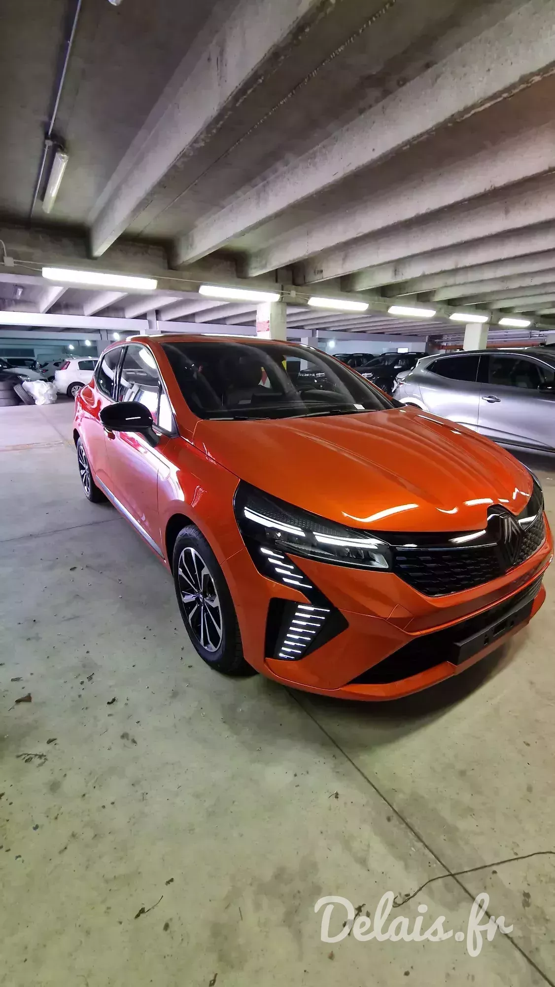 Renault Clio Orange Valencia Techno