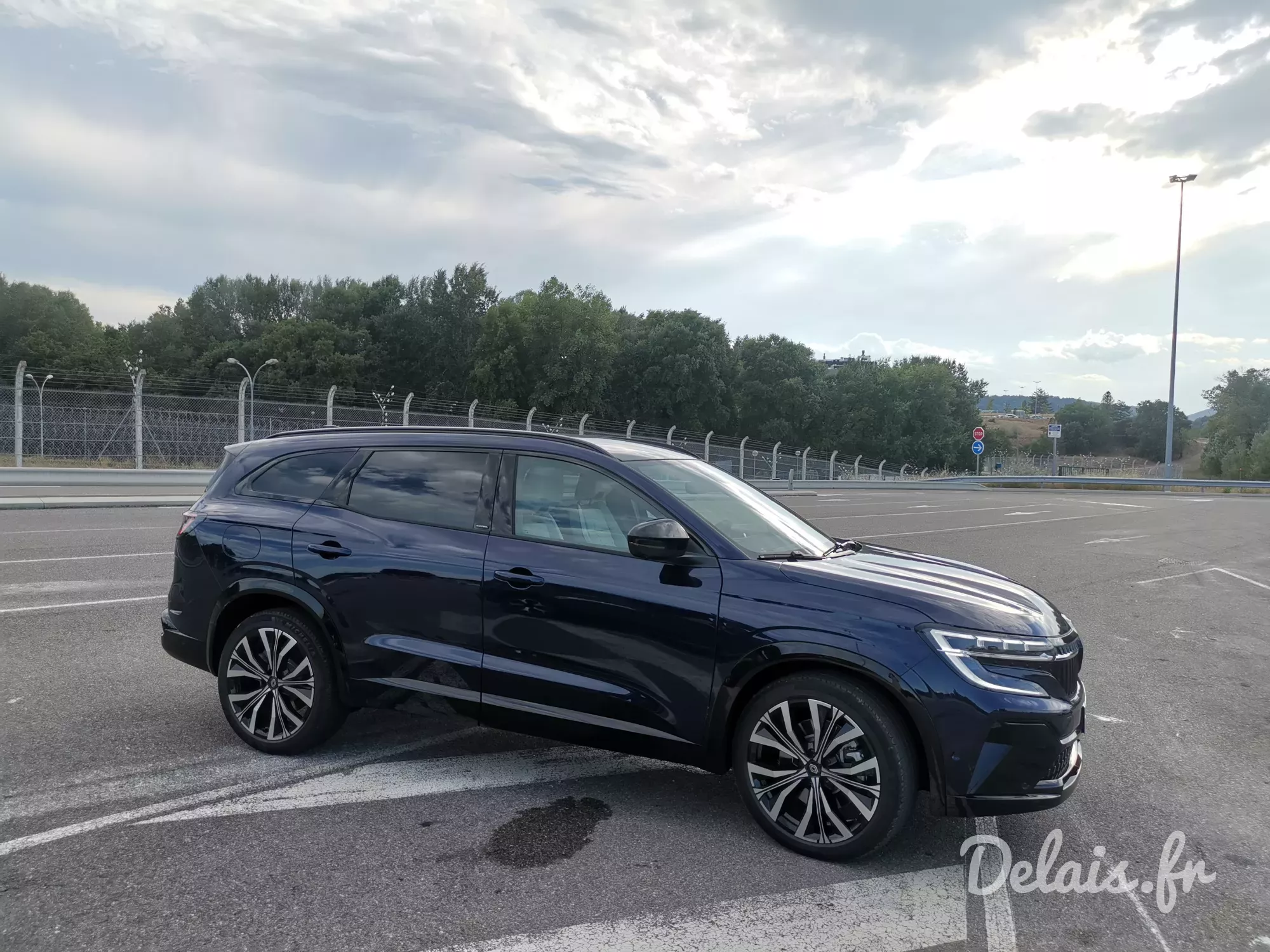 Renault Espace Bleu Nocturne Iconic 5 places