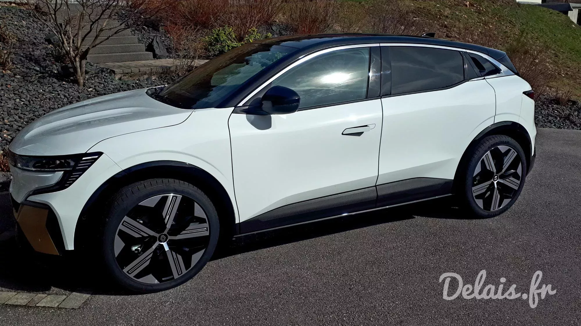 Renault Megane E-Tech Blanc Glacier Iconic