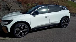 Renault Megane E-Tech Blanc Glacier Iconic de Raphabubu