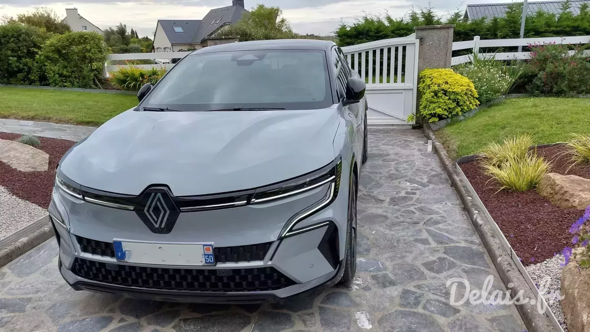 Renault Megane E-Tech Gris Rafale Iconic