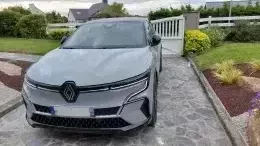 Renault Megane E-Tech Gris Rafale Iconic de Pops50