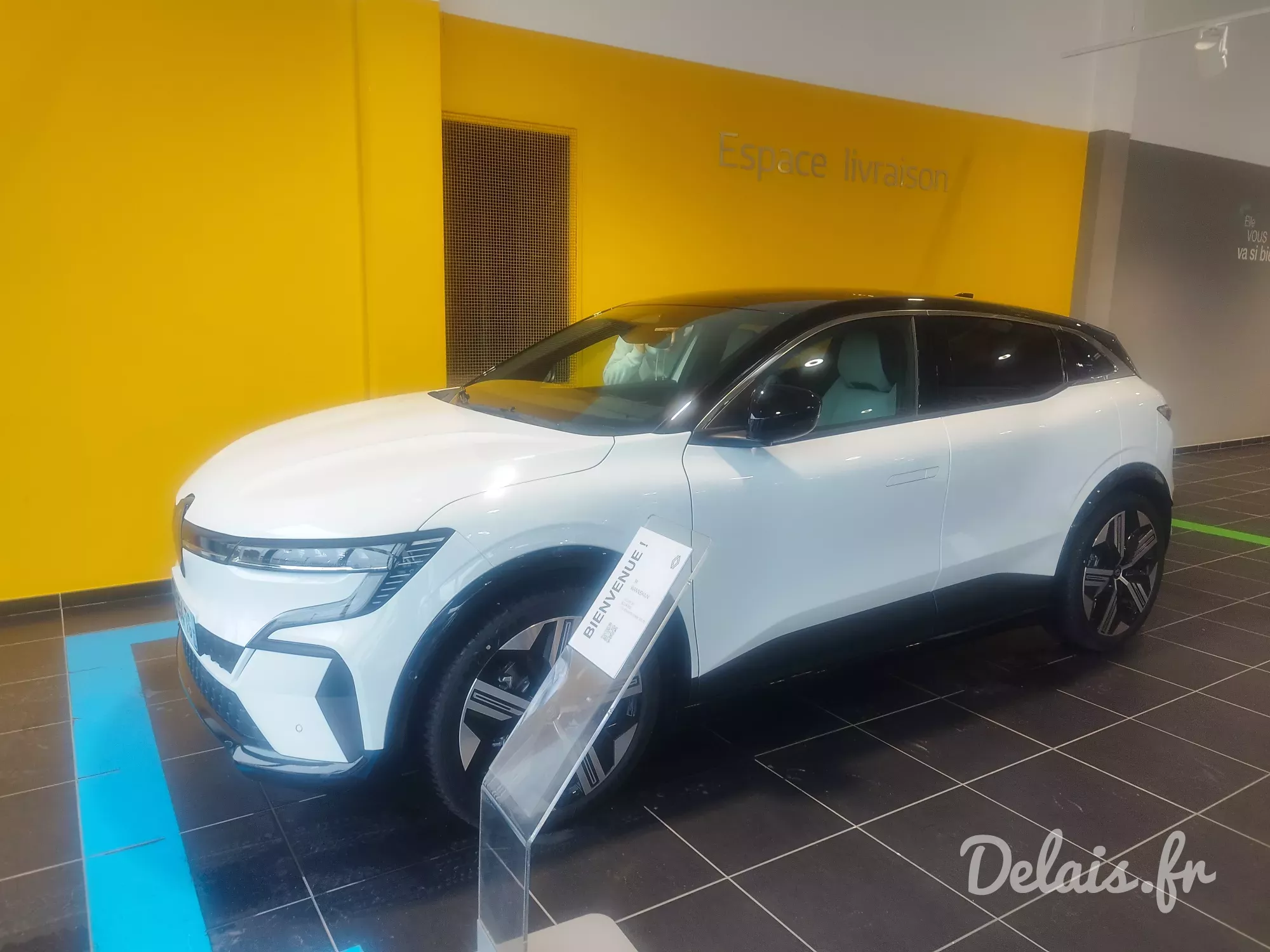 Renault Megane E-Tech Blanc Glacier Iconic