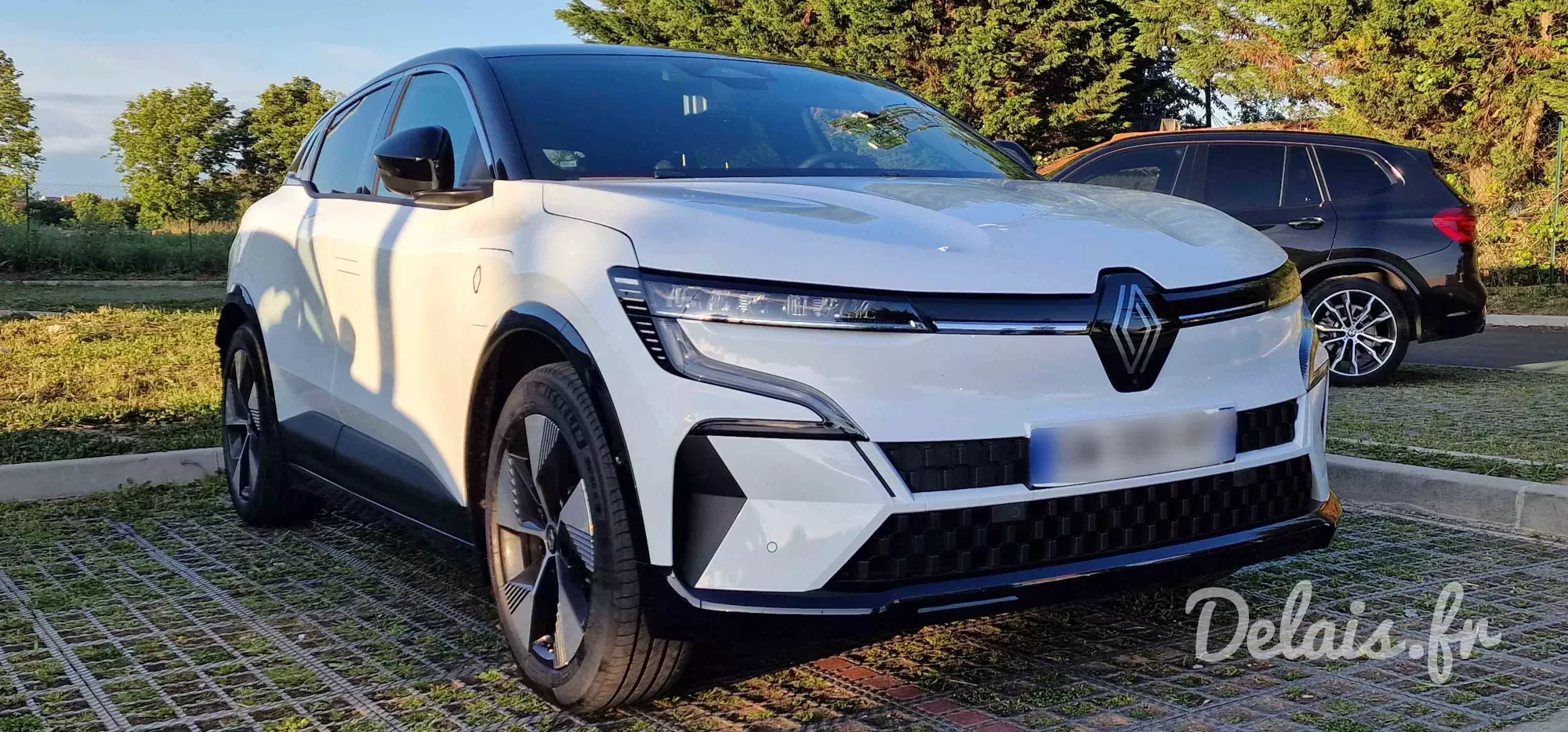 Renault Megane E-Tech Blanc Glacier Iconic