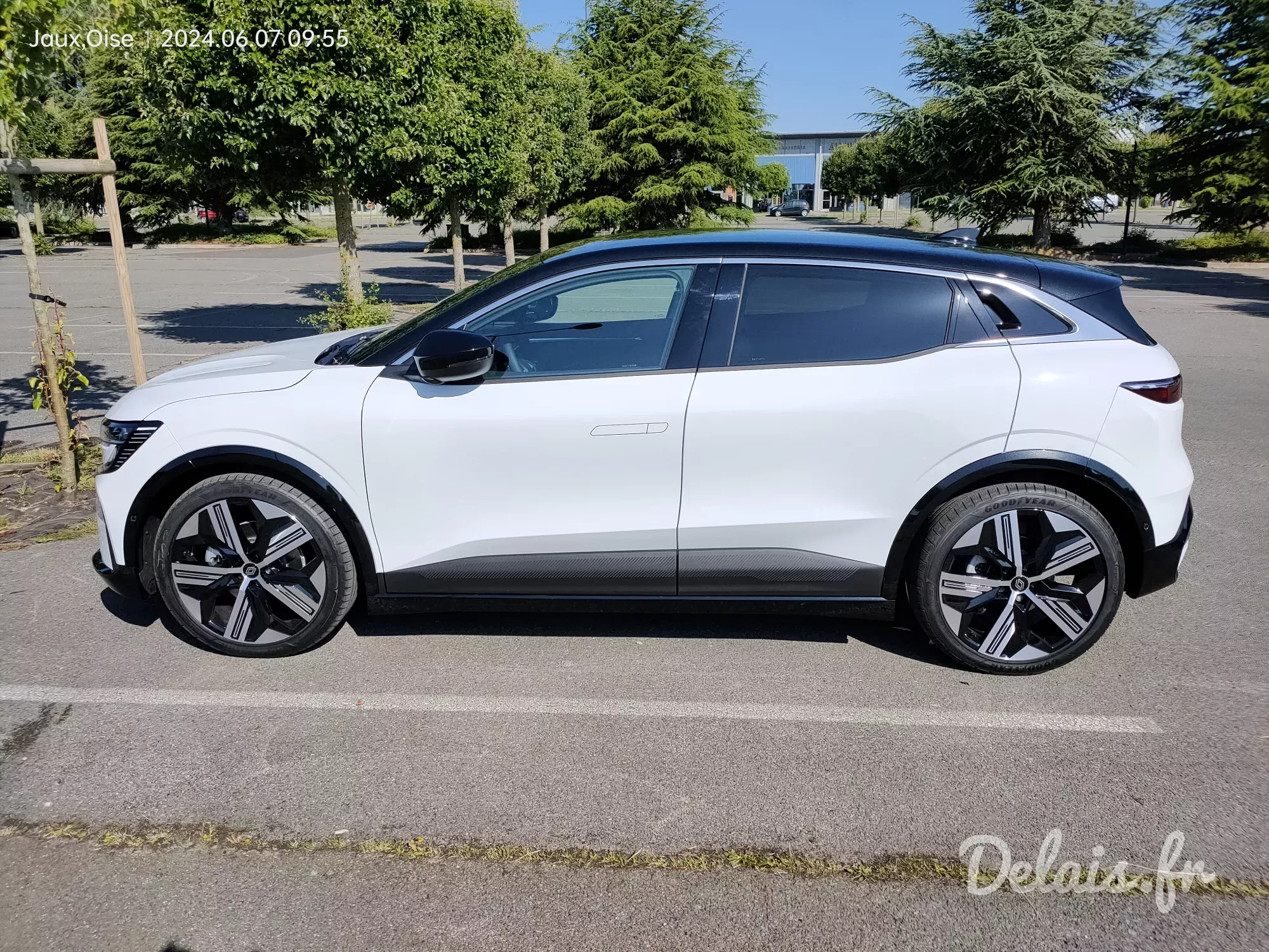 Renault Megane E-Tech Blanc Glacier Iconic