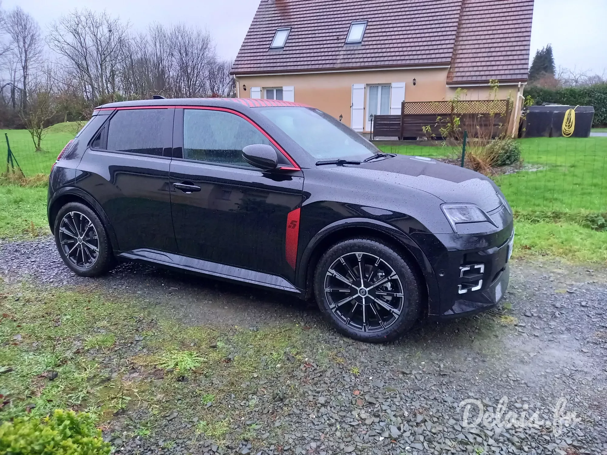 Renault R5 E-Tech Noir Etoile Iconic Cinq