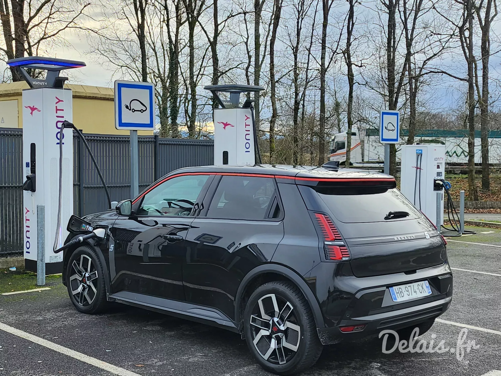 Renault R5 E-Tech Noir Etoile Techno