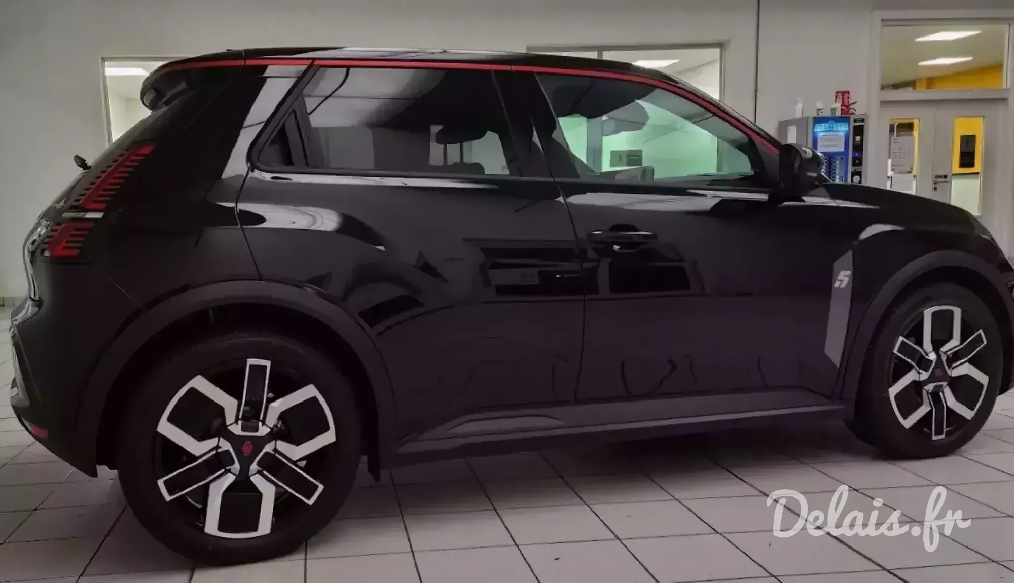 Renault R5 E-Tech Noir Etoile Techno