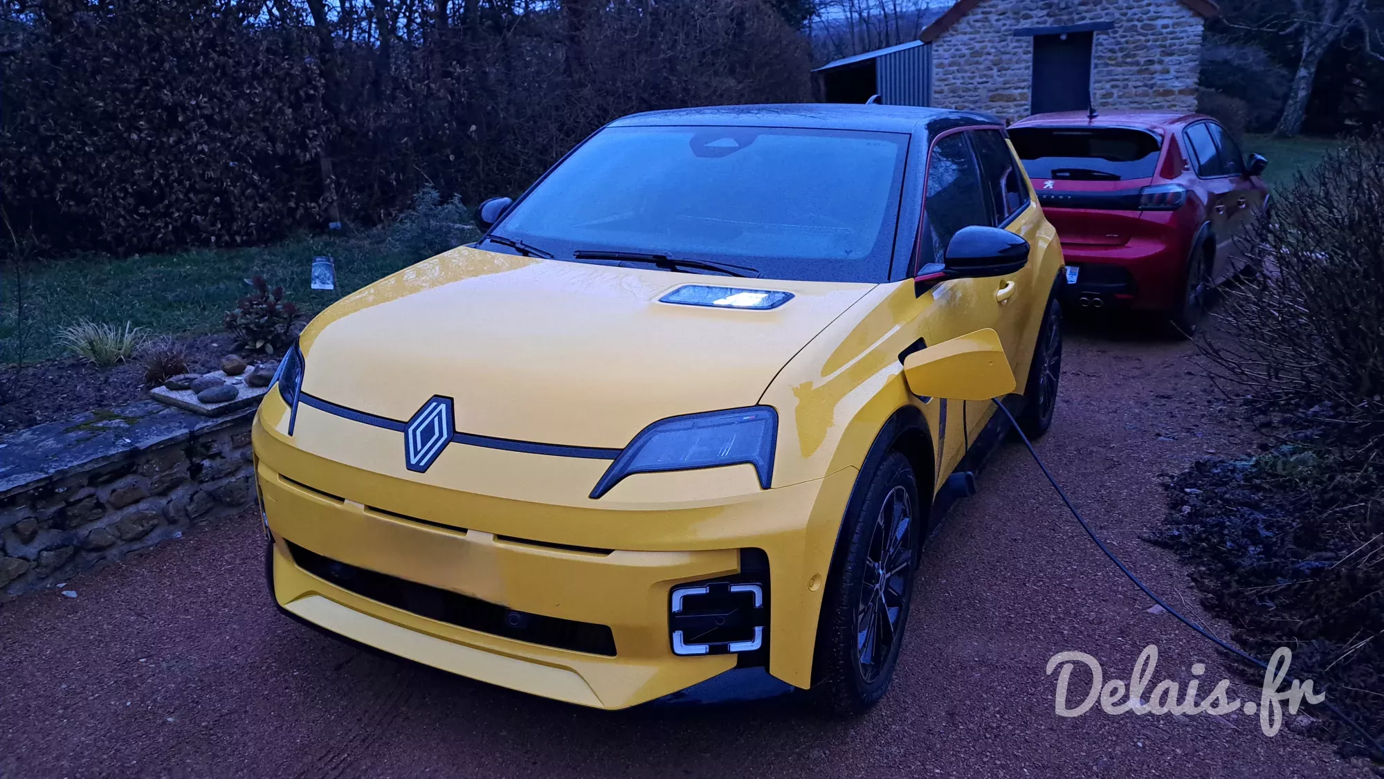 Renault R5 E-Tech Jaune Pop Iconic Cinq