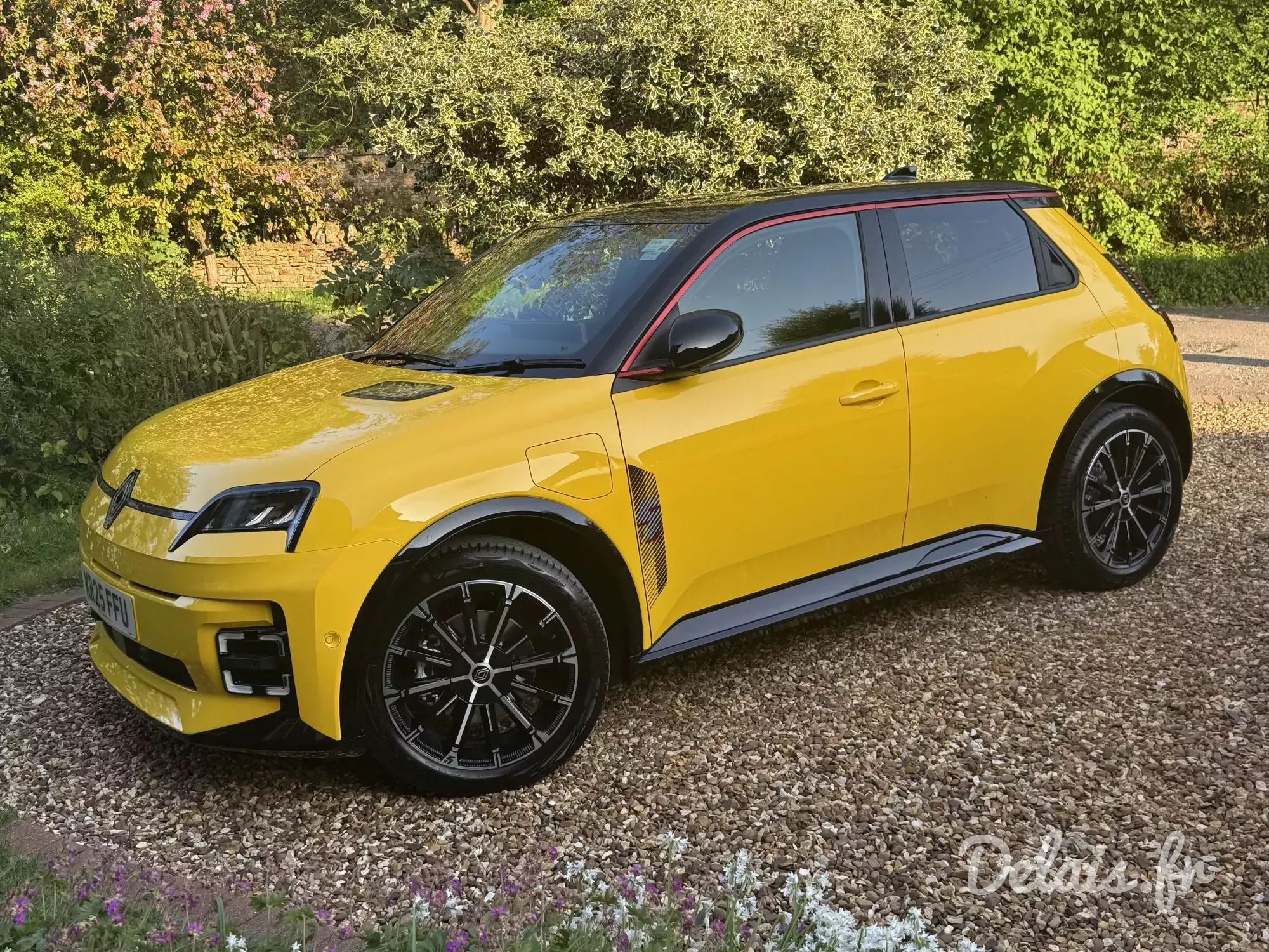 Renault 5 Jaune Pop Iconic Cinq