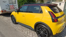 Renault 5 Jaune Pop Techno de CarolMA