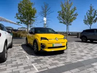 Renault 5 Jaune Pop Techno de Lulubear