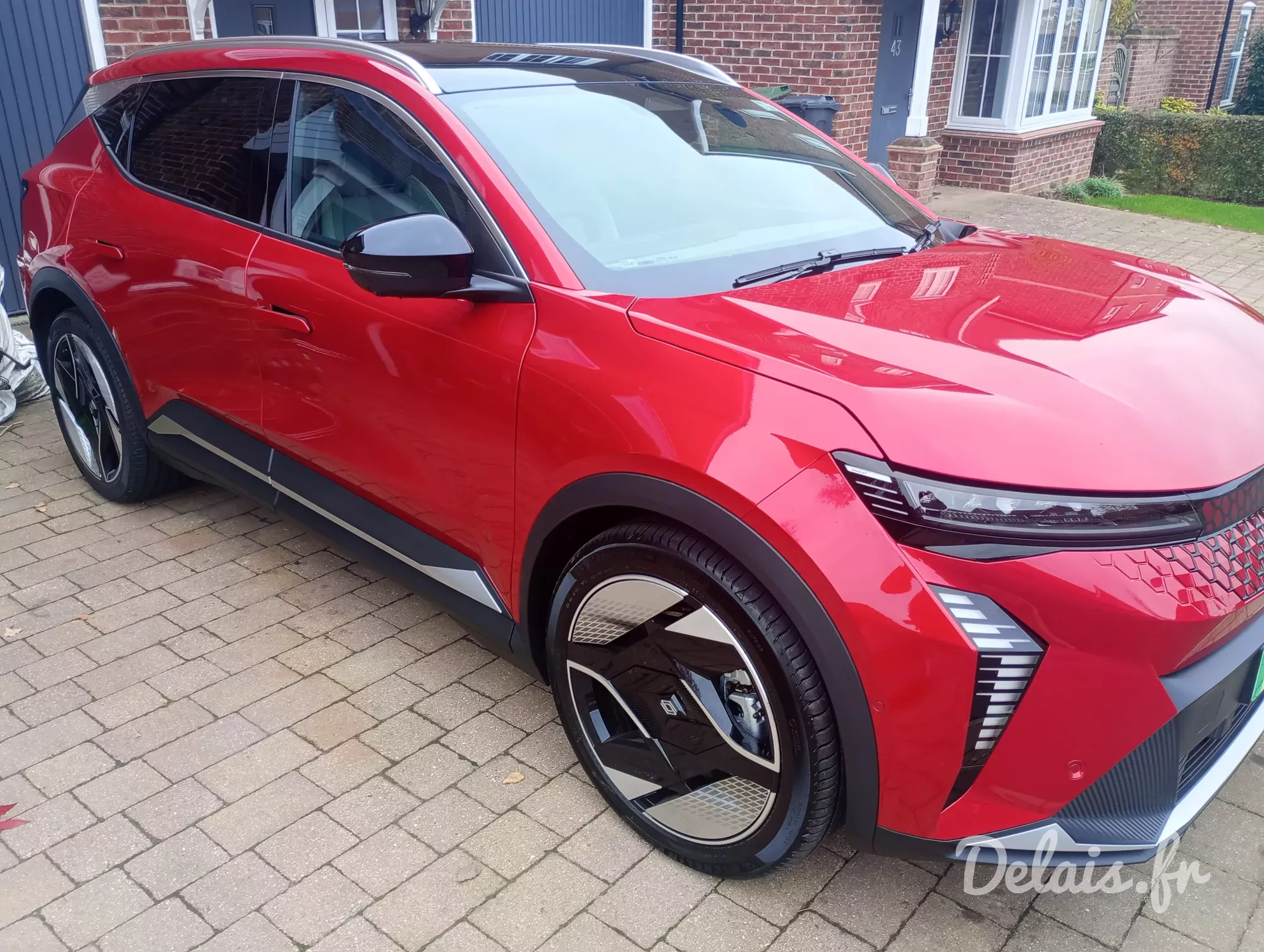 Renault Scenic E-Tech Rouge Flamme Iconic