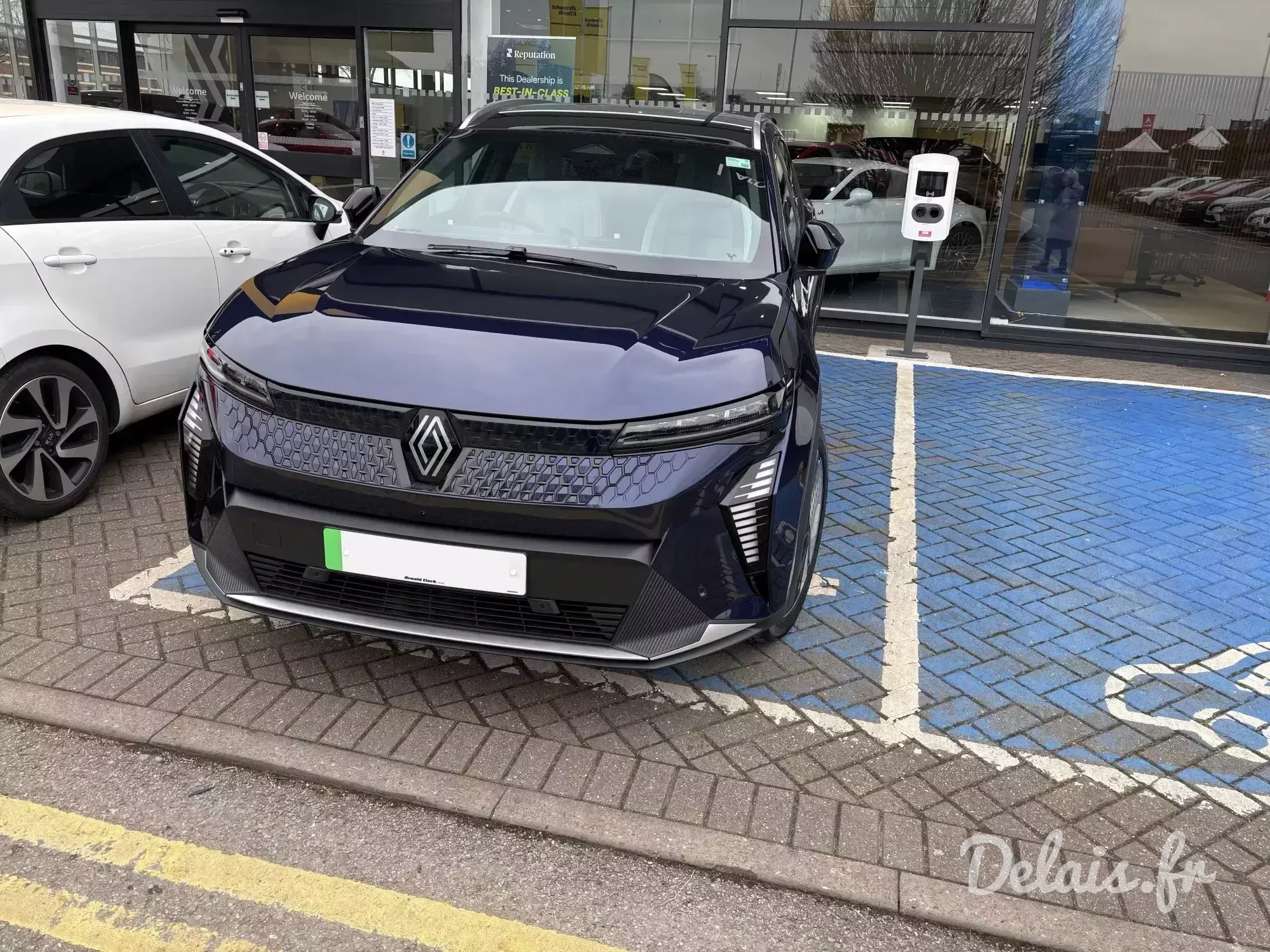 Renault Scenic E-Tech Bleu Nocturne Iconic