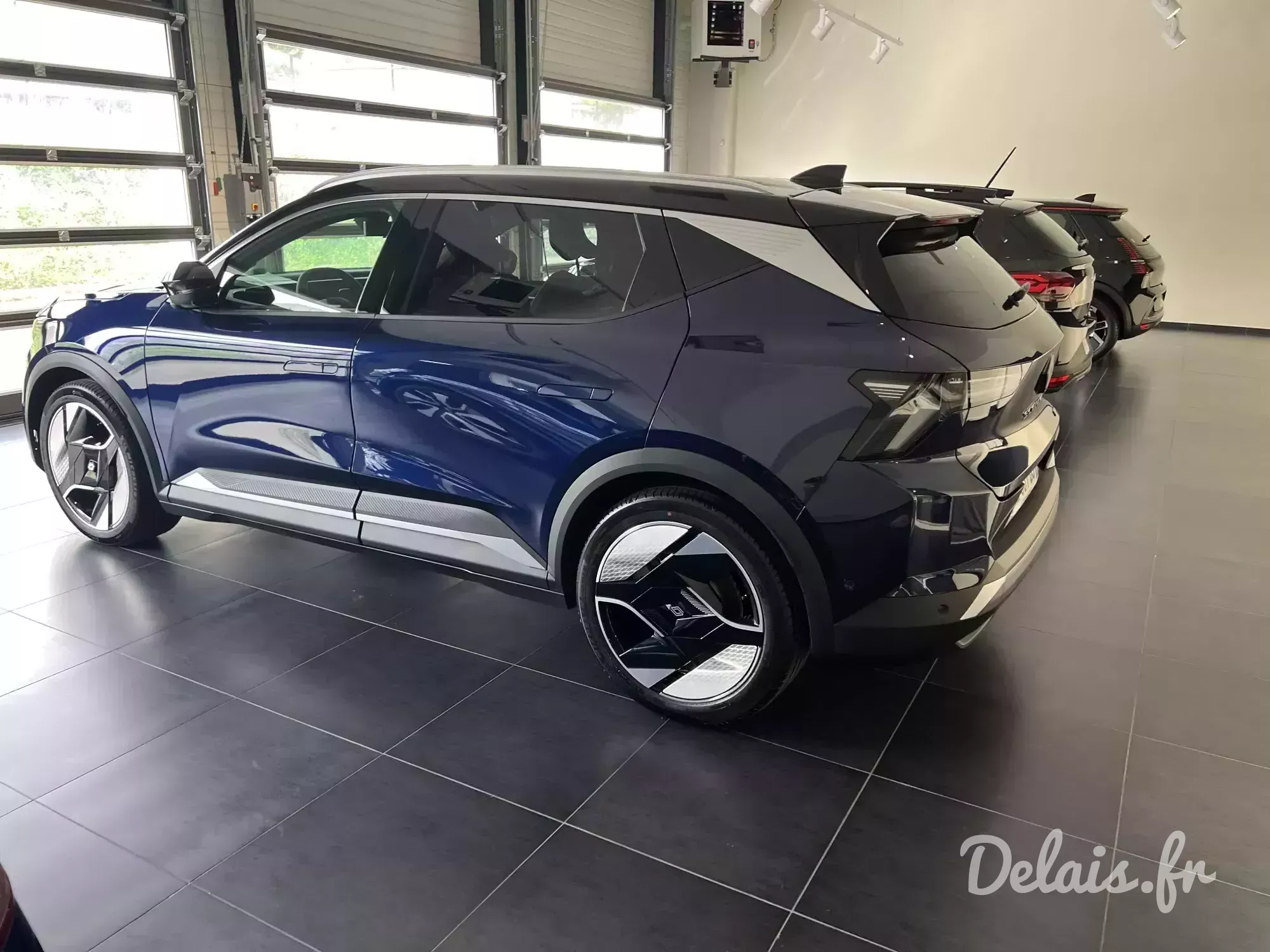 Renault Scenic E-Tech Bleu Nocturne Iconic
