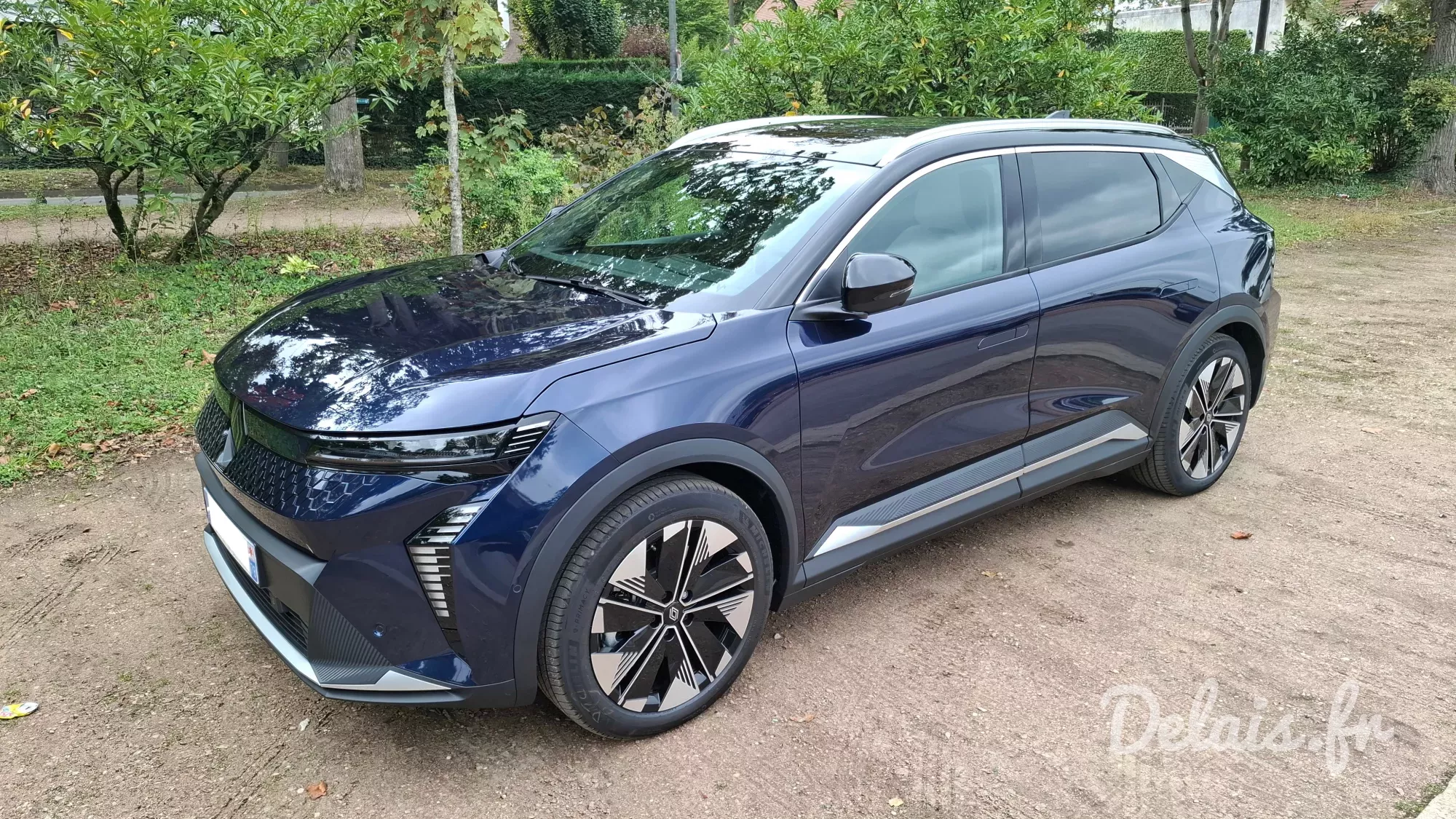 Renault Scenic E-Tech Bleu Nocturne Iconic