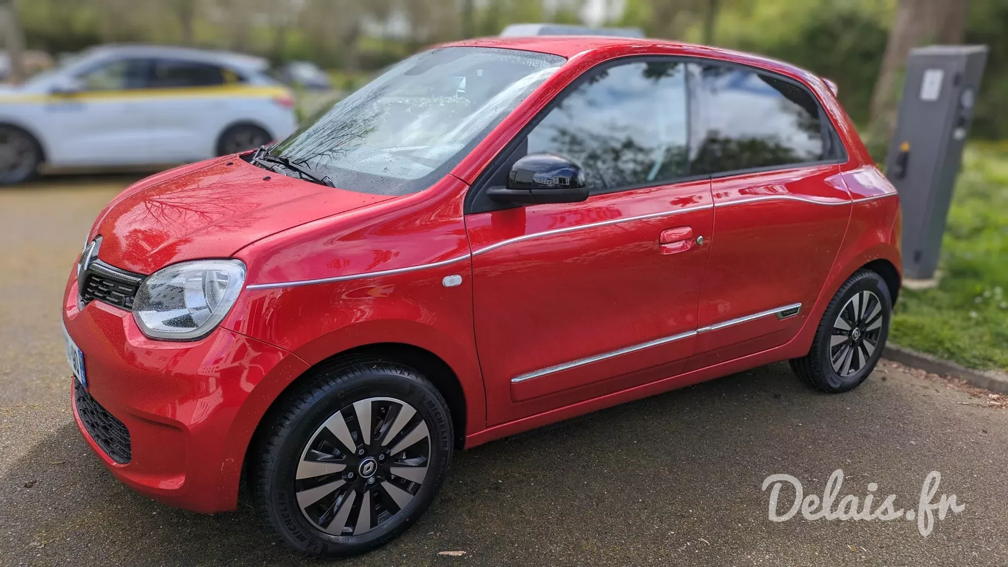 Renault Twingo Rouge Flamme Techno