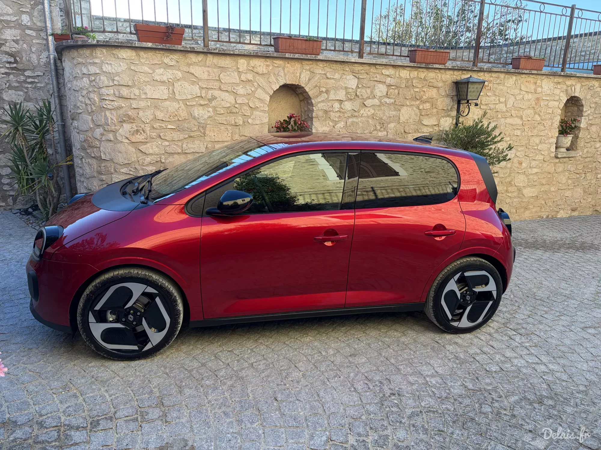 Renault Twingo Rouge Absolu Techno