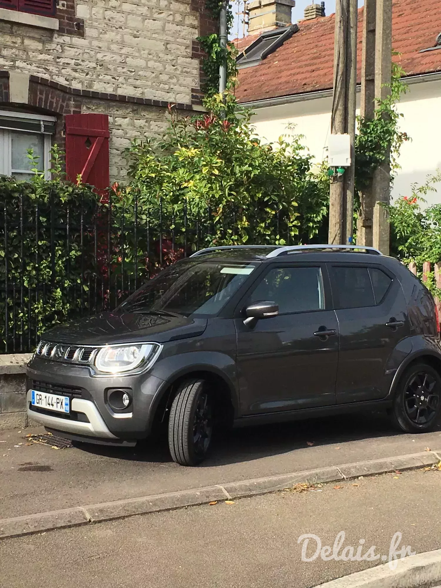 Suzuki Ignis Mineral Gray Pack