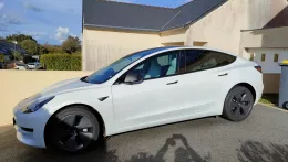Tesla Model 3 Blanc Nacré Standard de J.B