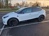 Tesla Model Y Blanc Nacré Standard de Mimi62