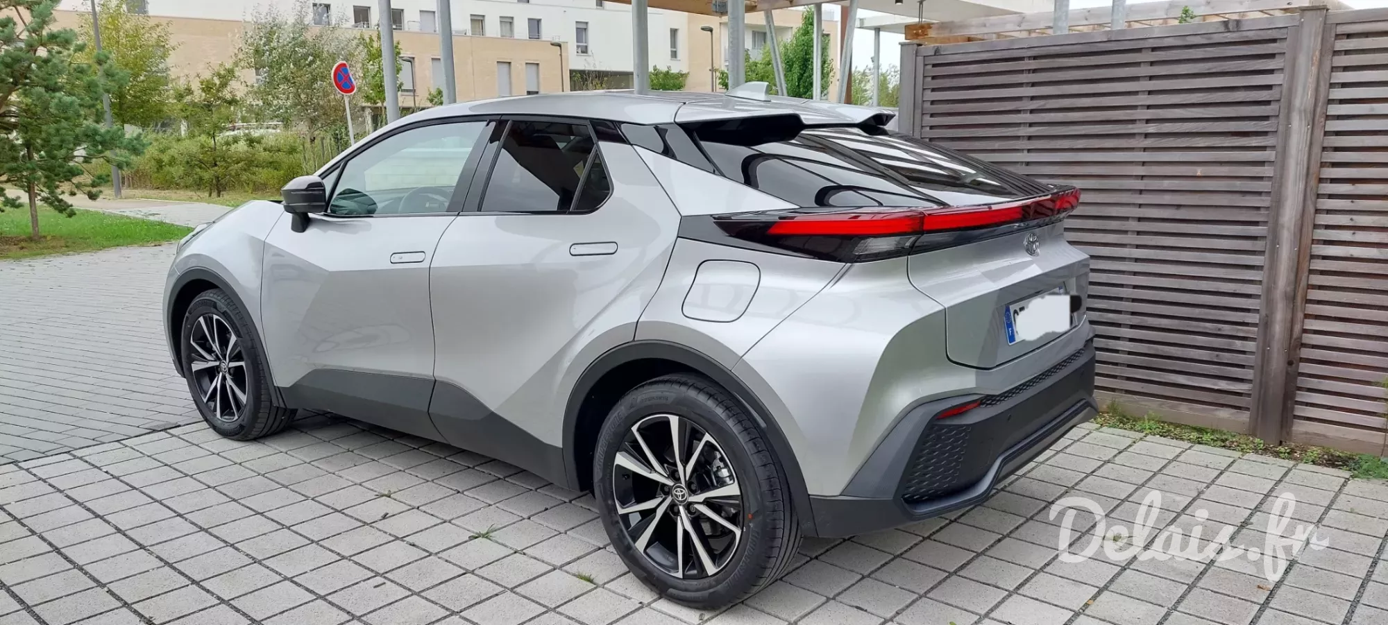 Toyota C-HR Gris Minéral Design