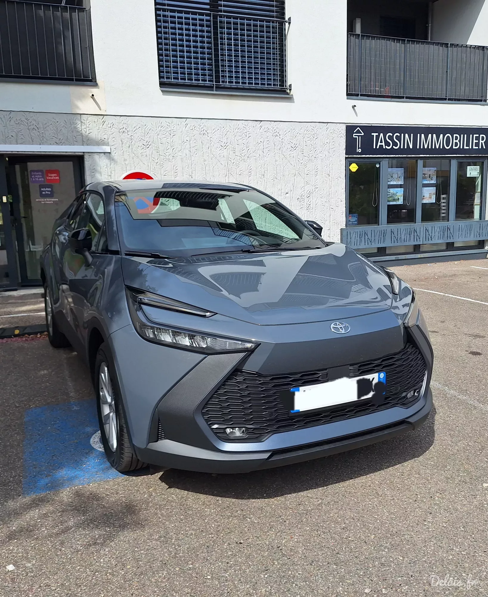 Toyota C-HR Gris Atlas Dynamic