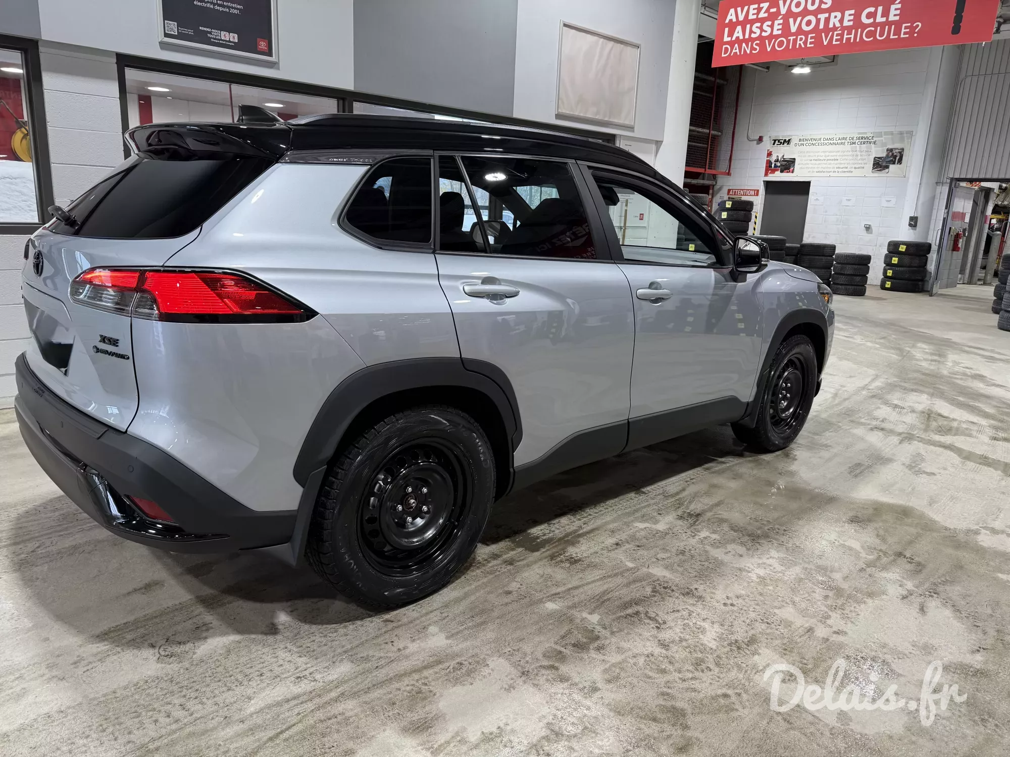 Toyota Corolla Cross Shimmering Silver Premium