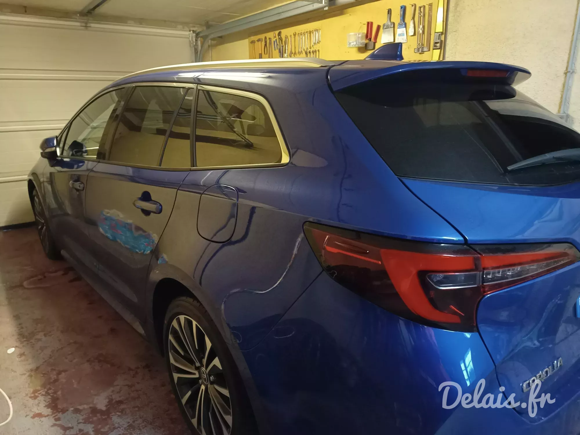 Toyota Corolla Touring Sports Bleu Genièvre Design