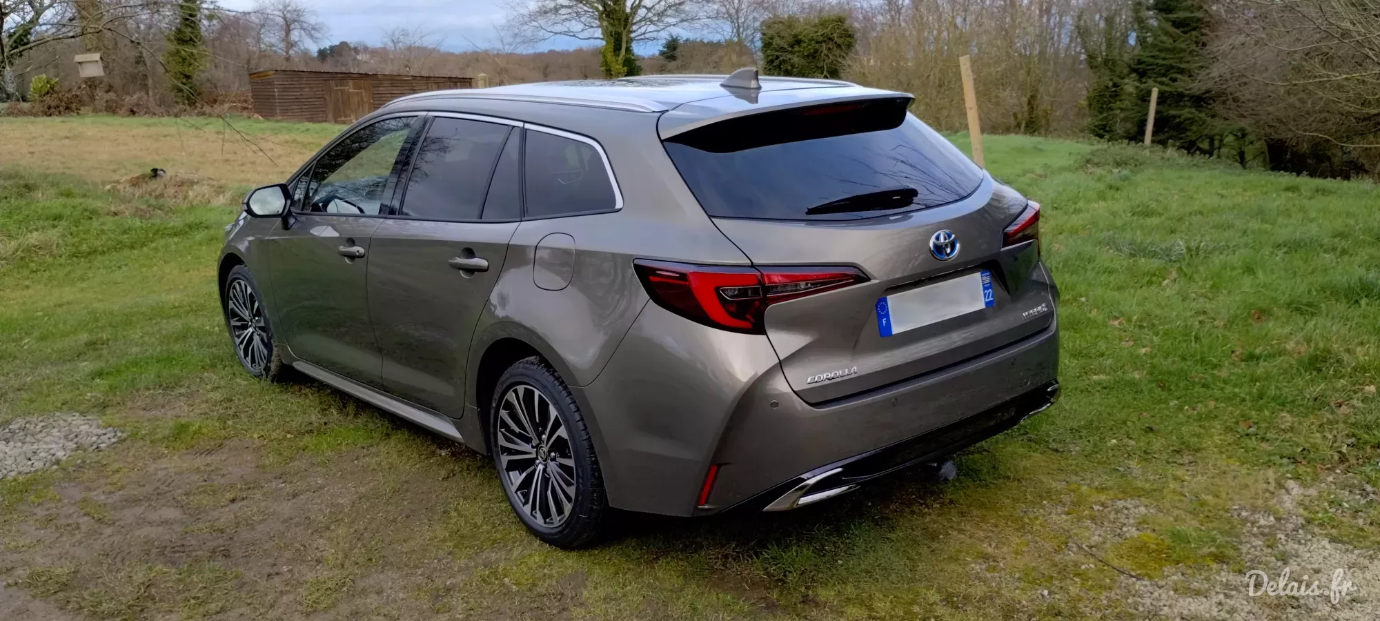 Toyota Corolla Touring Sports Bronze Impérial Design