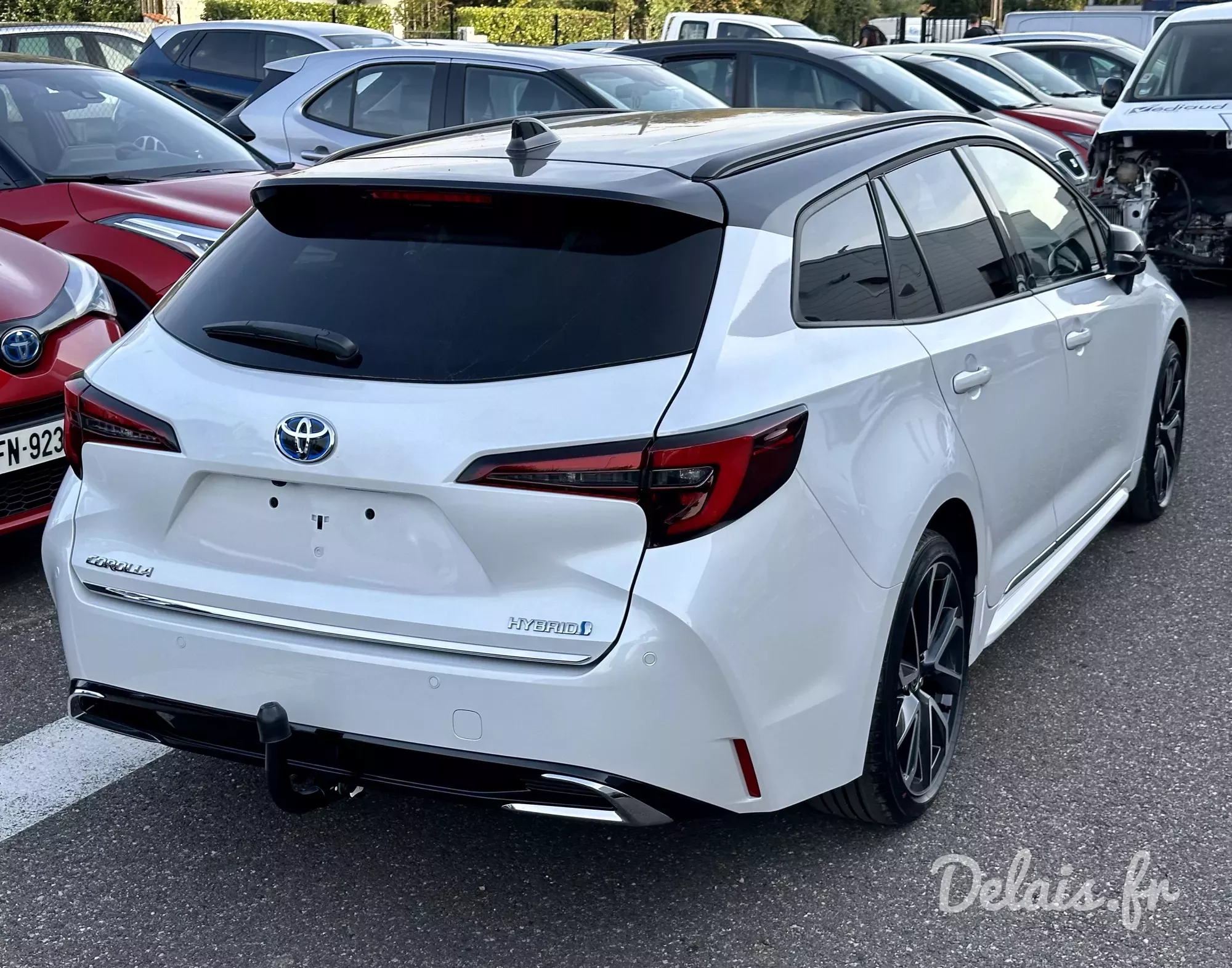 Toyota Corolla Blanc Lunaire Collection