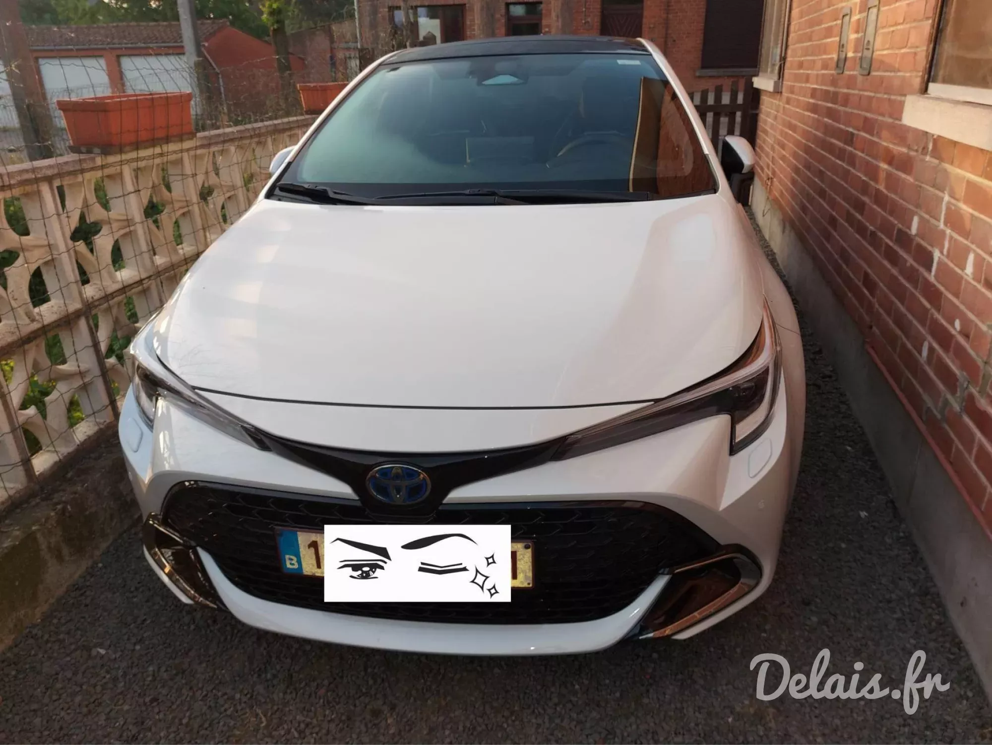 Toyota Corolla Blanc Lunaire Collection
