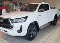 Toyota Hilux Blanc Pur Légende Xtra Cabine  Poweruser
