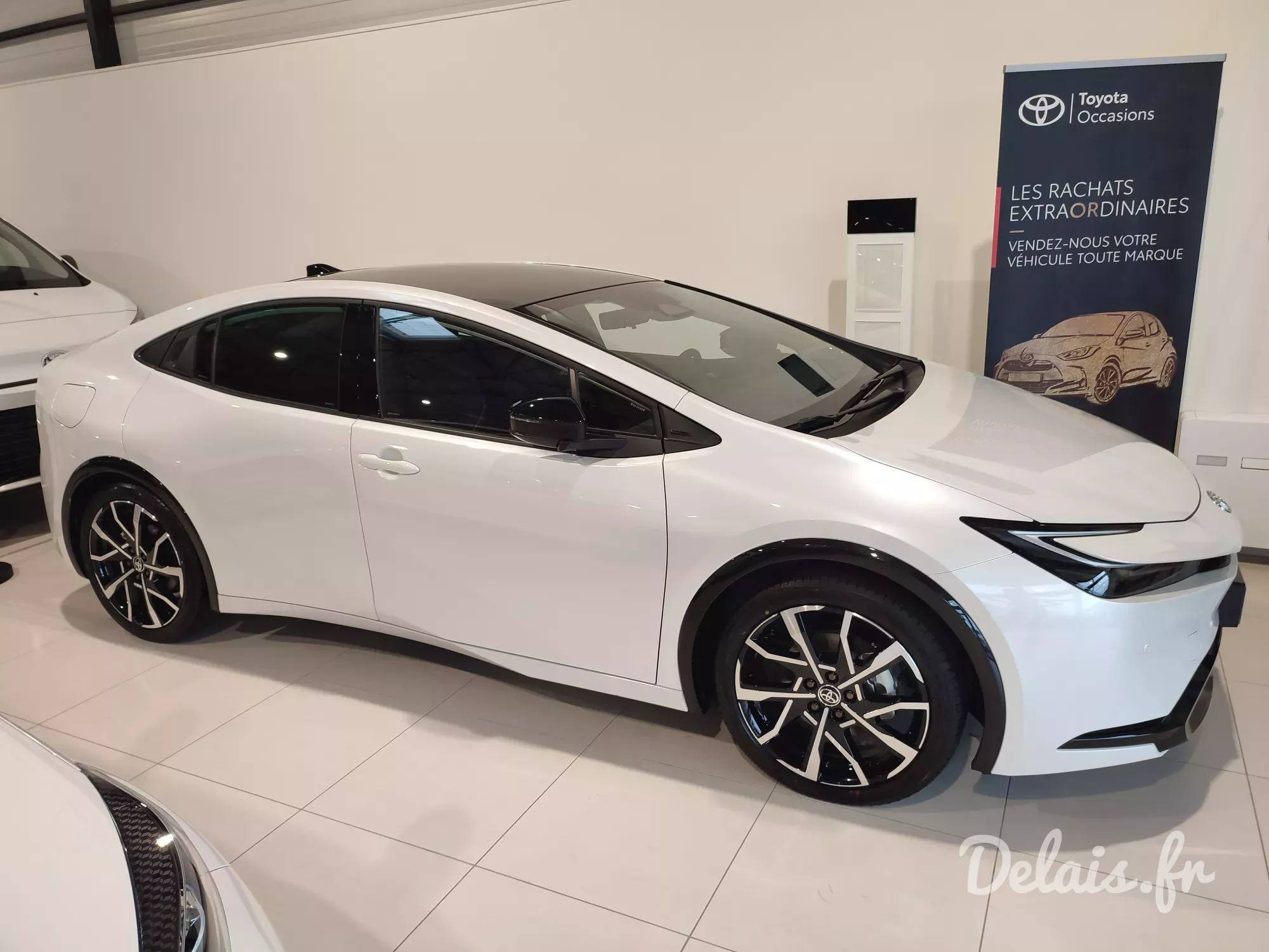 Toyota Prius Blanc Lunaire Design