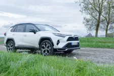 Toyota RAV4 Blanc Lunaire Collection de fpabernard