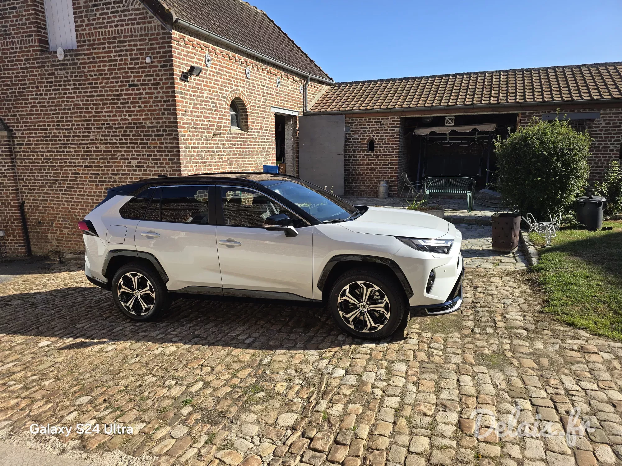 Toyota RAV4 Blanc Lunaire Collection