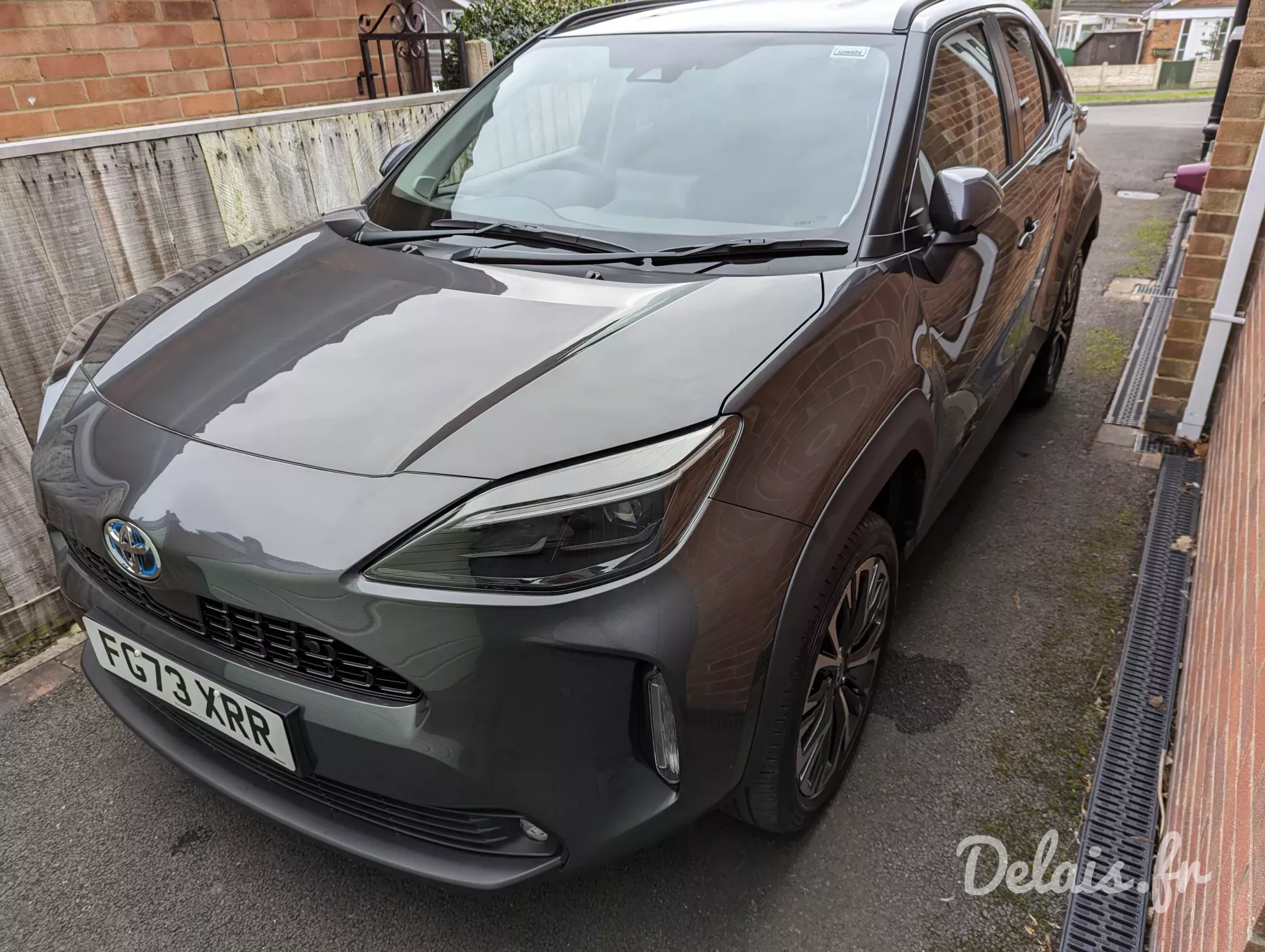 Toyota Yaris Cross Gris Chrome Excel