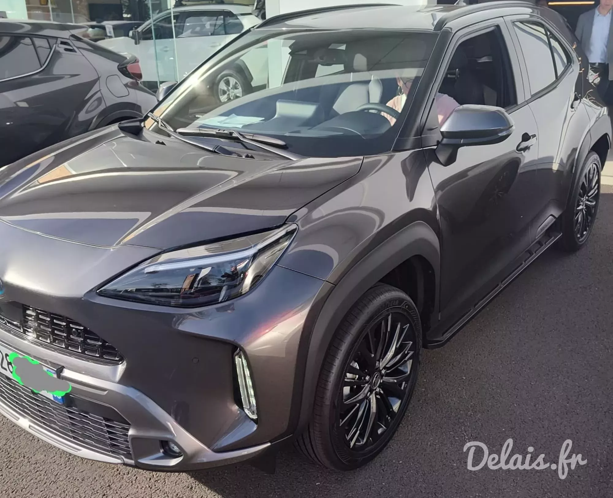 Toyota Yaris Cross Gris Atlas Trail