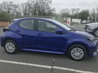 Toyota Yaris Bleu Kyanite Dynamic de Yasmine
