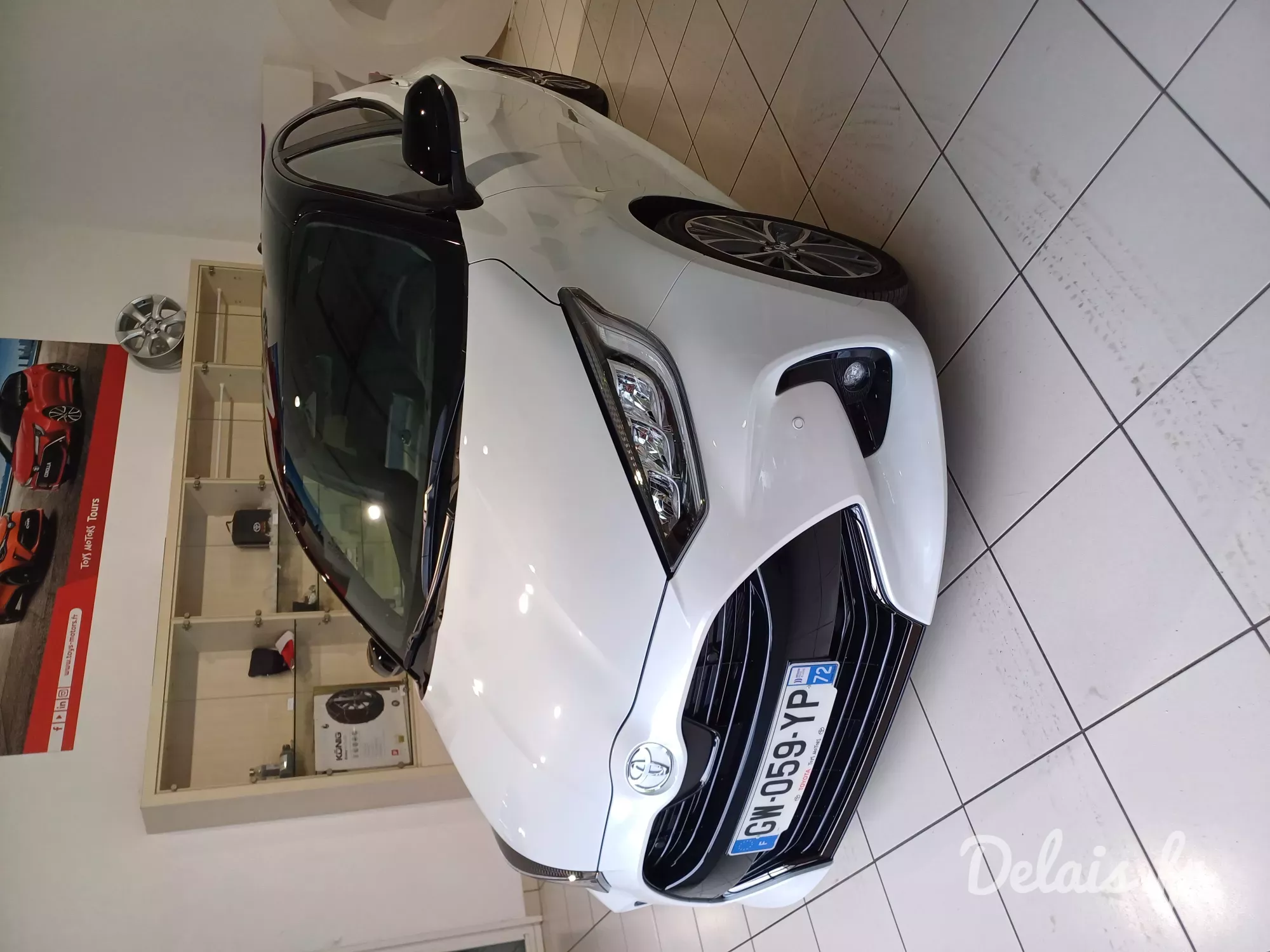 Toyota Yaris Blanc Lunaire Collection