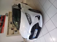 Toyota Yaris Blanc Lunaire Collection de Briquette