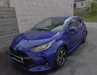 Toyota Yaris Bleu Genièvre Design de Locamette