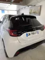Toyota Yaris Blanc Lunaire Première de Voltaire