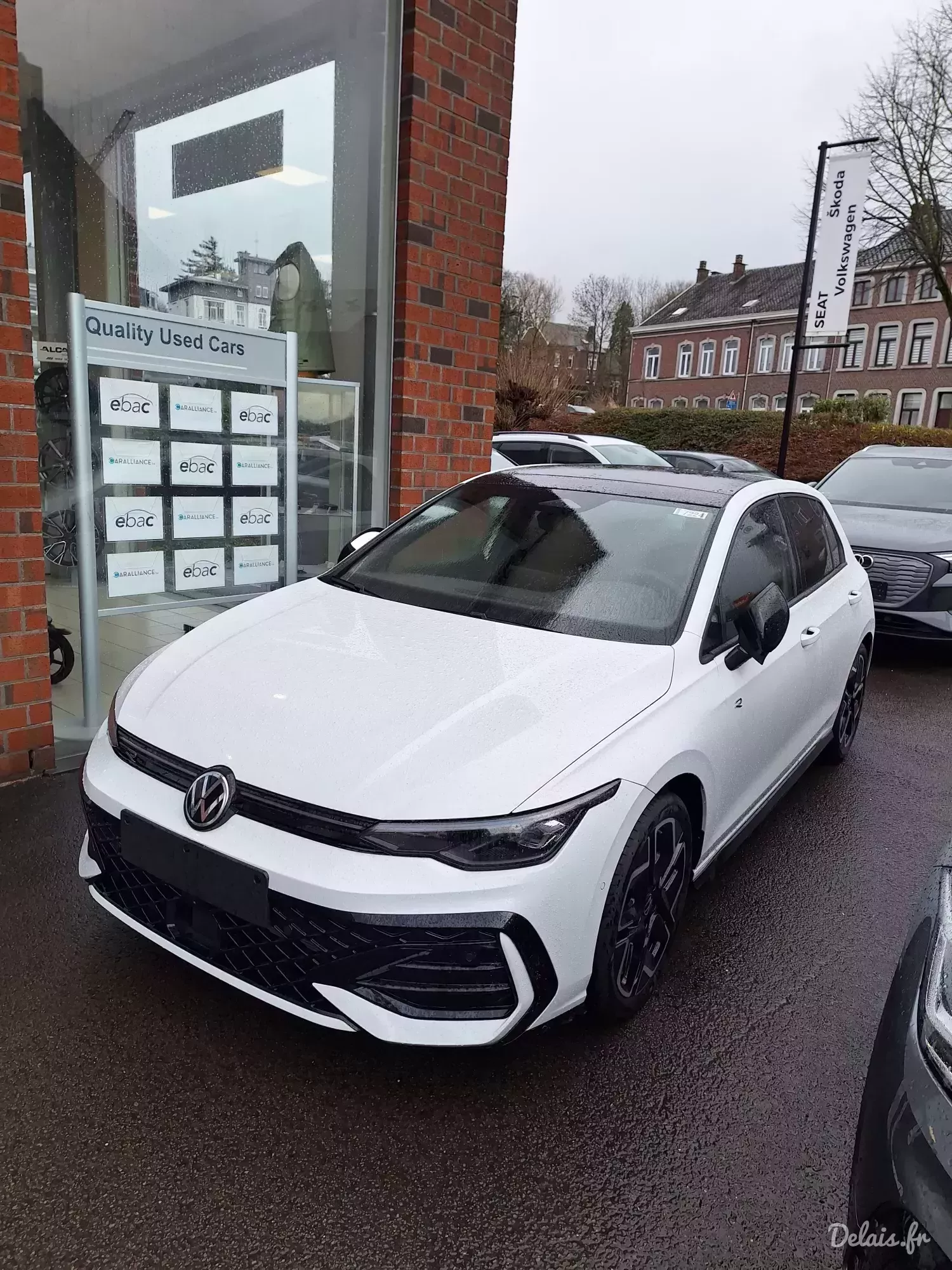 Volkswagen Golf Blanc Pur R-Line