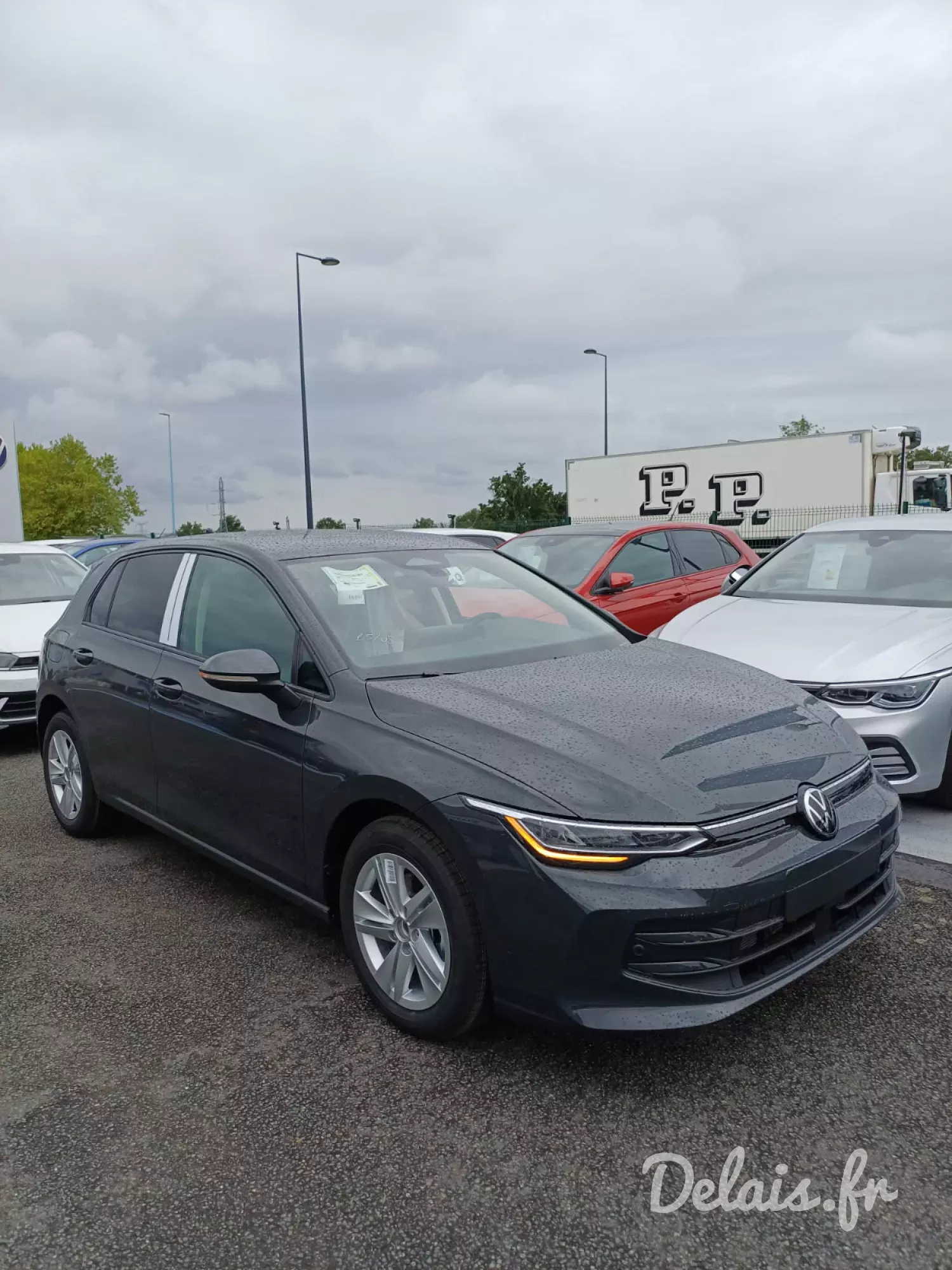 Volkswagen Golf Gris Urano Life Plus