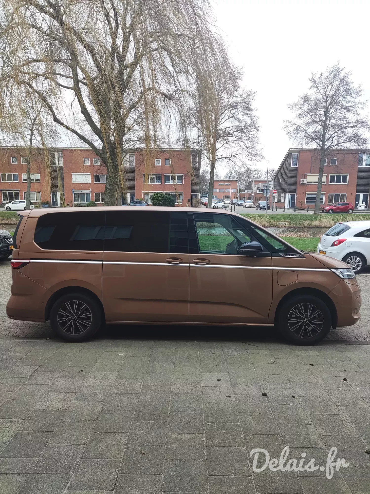 Volkswagen Multivan Copper Bronze Life Long